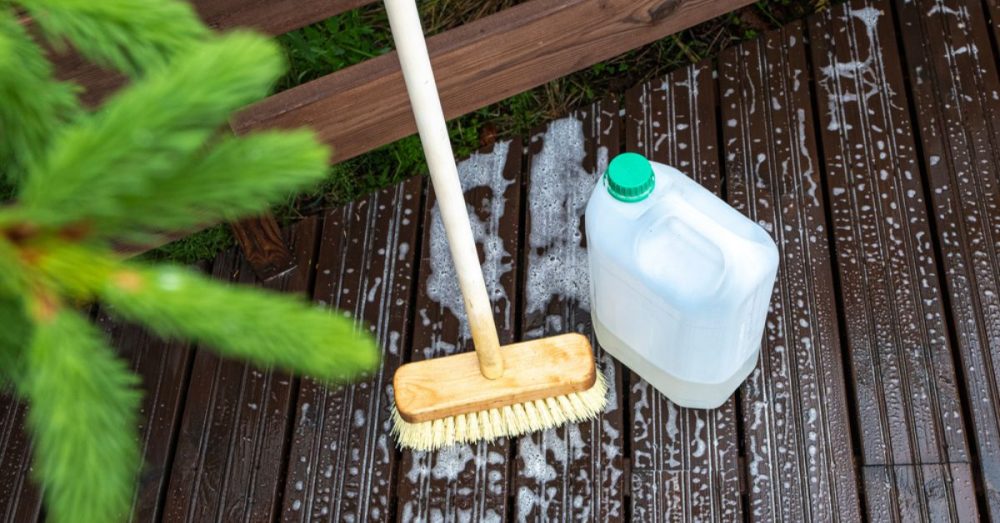 Liminer La Mousse Sur Une Terrasse En Cr Ant Un Anti Mousse Naturel