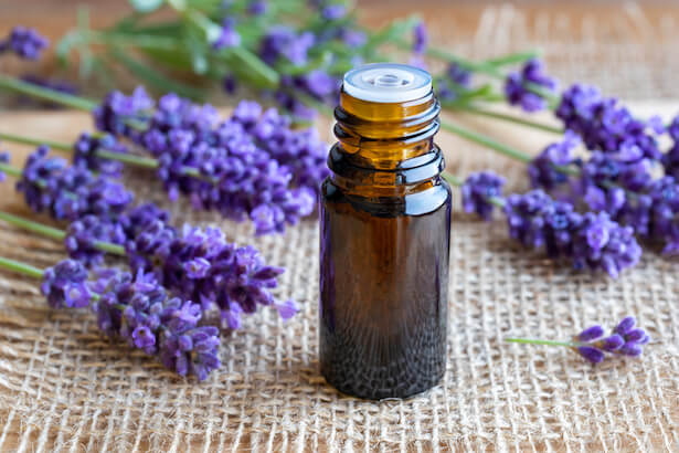 Aromathérapie : les meilleures huiles essentielles à respirer
