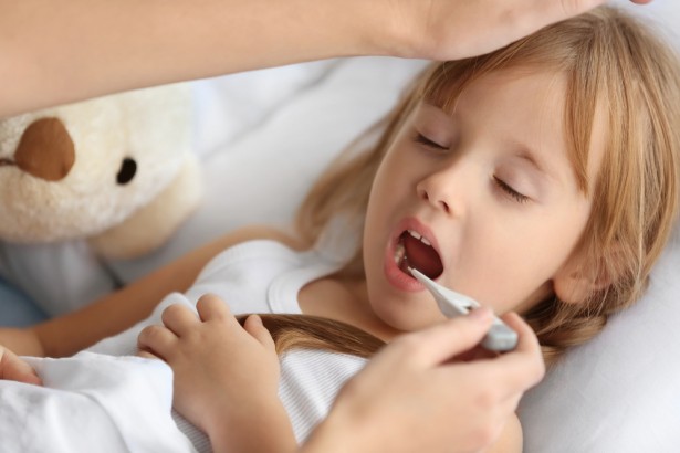 Fièvre chez l'enfant : comment la faire baisser ?
