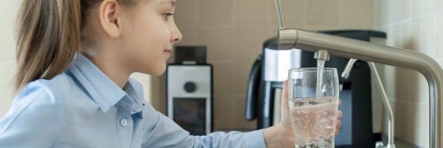 Comment éliminer le chlore de l'eau du robinet ?