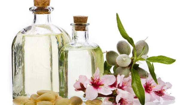Les bienfaits de l'huile d'amande douce en cosmétique – Le Sybarite