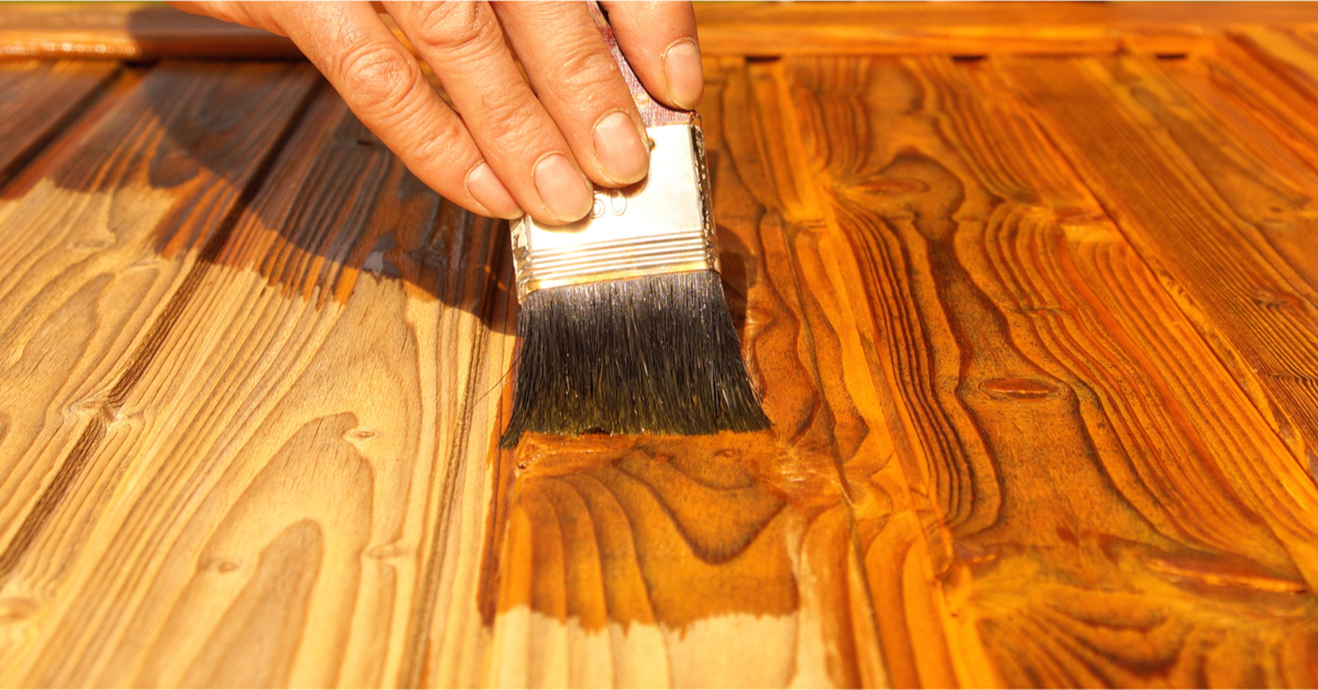 Enlever l'huile du bois : conseils pour nettoyer le bois