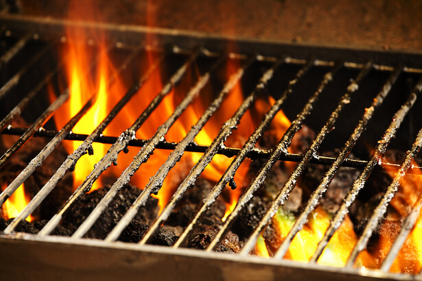 6 manières de nettoyer une grille de barbecue