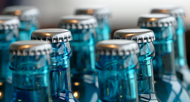 Consigne des bouteilles plastique : le gouvernement temporise et propose  des expérimentations