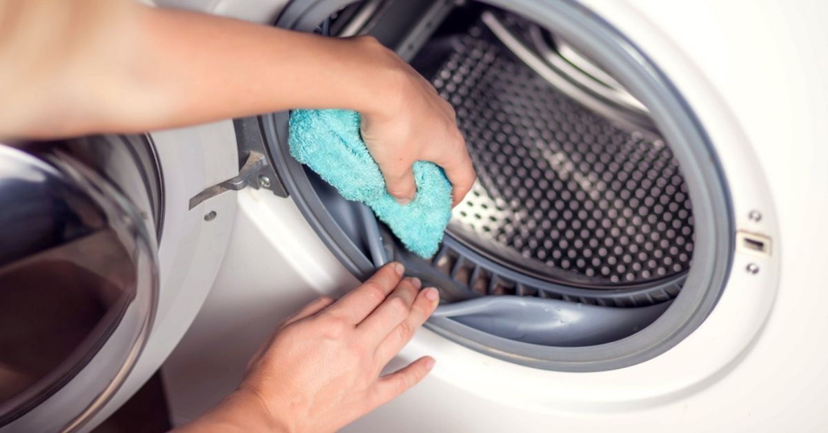 Nettoyer le joint de la machine à laver : astuces et produits