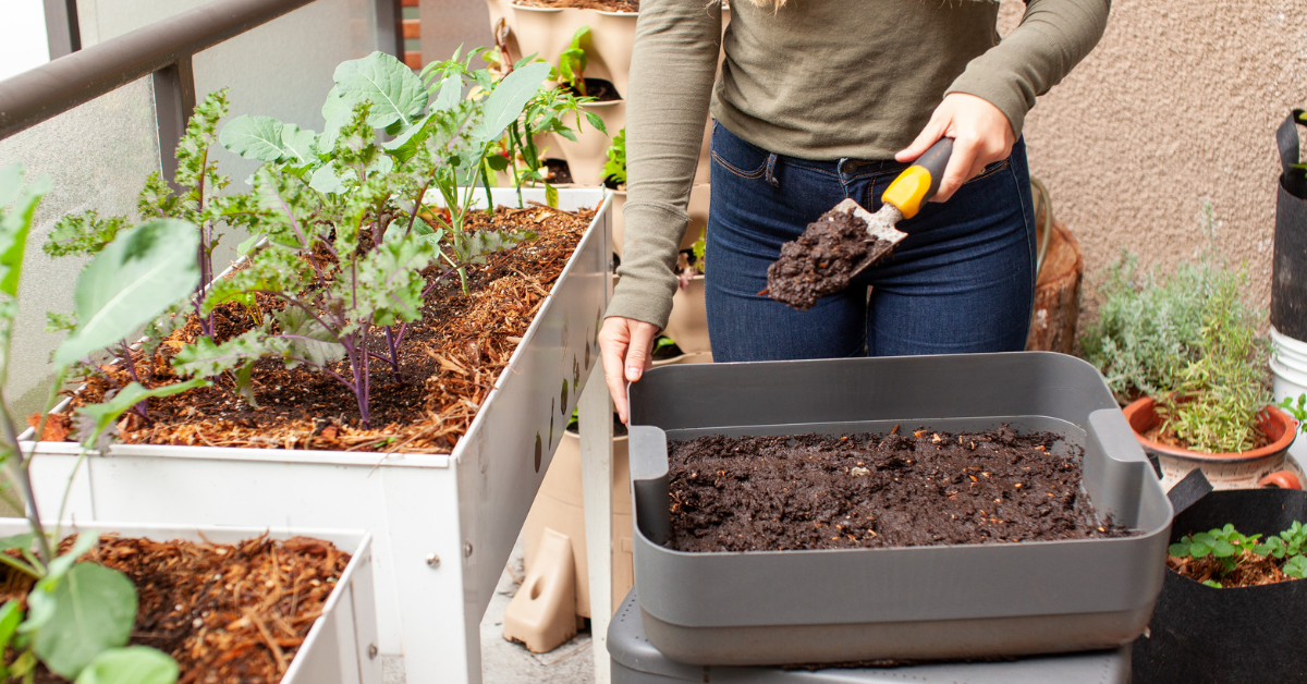 Bac à Compost Jardin Recyclage Des Déchets Organiques Dans Le Bac à Compost  Engrais Bio Dans Le Composteur