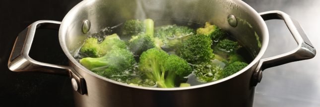 Astuce anti-gaspillage : les eaux de cuisson sont utiles !