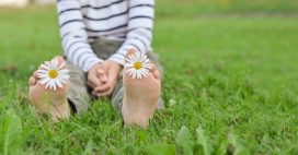 Pieds secs : 3 astuces naturelles pour retrouver des pieds doux