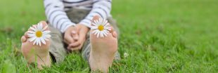 Pieds secs : 3 astuces naturelles pour retrouver des pieds doux