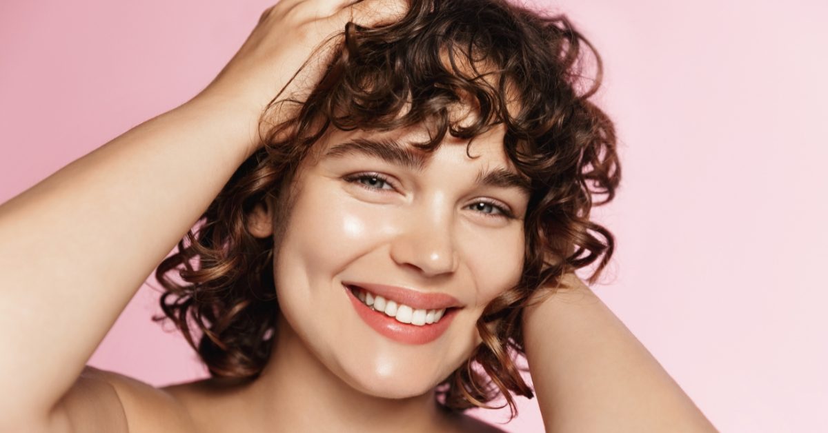 Shampoing naturel, no poo : se laver les cheveux au naturel, comment faire ?