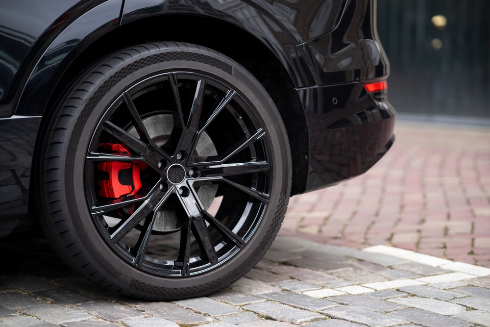 Tout savoir sur les différents types de pneus de voiture : comment les  choisir ?