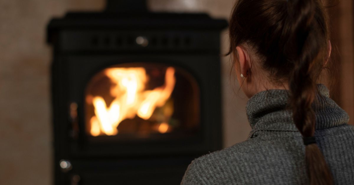 Chauffage au bois et risque accru de cancer chez la femme : comment se protéger ?