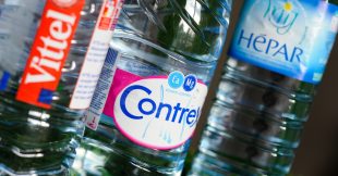 Eaux minérales : la TVA quadruplée sur les bouteilles en plastique ?