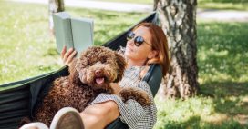 Oui, les Français lisent plus pendant leurs vacances, et vous ?