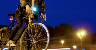 Vélo : les règles d'éclairage à respecter pour rouler en toute légalité